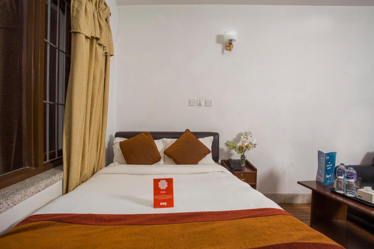 Oyo 104 Hotel Baltic Inn Katmandou Extérieur photo